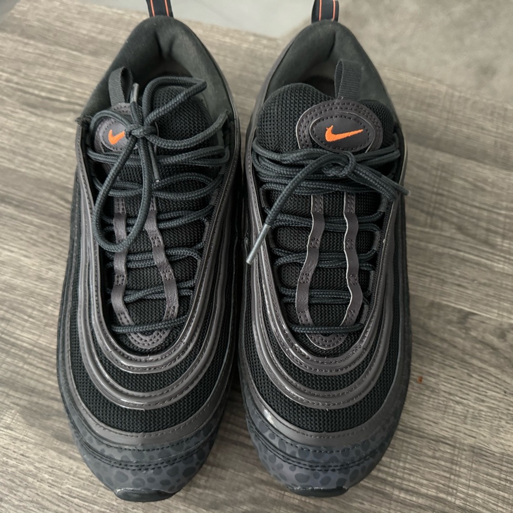 Nike Black Sneakers